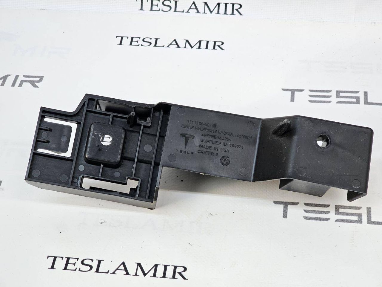 кронштейн передней панели (телевизора) Tesla Model 3 2 поколение 2025, 1711756-00 - фото №1