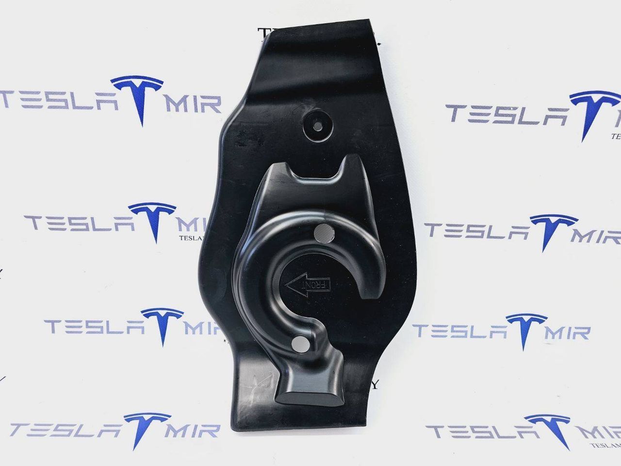 Защита накладка рычага (лодочки) правая Tesla Model Y 1 поколение 2021, 1493636-00 - фото №1