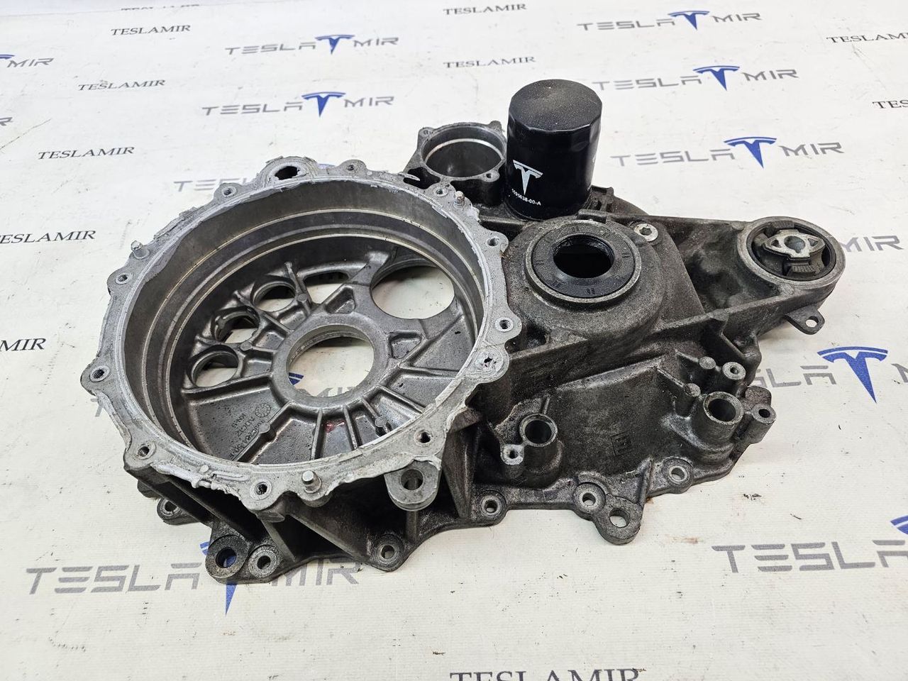 Двигатель (электромотор) Tesla Model 3 1 поколение 2022, 1120980-00, 1120990-00, 1090764-00 - фото №1