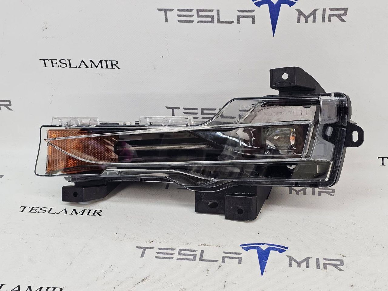 фара противотуманная Tesla Model 3 1 поколение 2021, 1077391-00, 1077389-00, 1624797-00 - фото №1