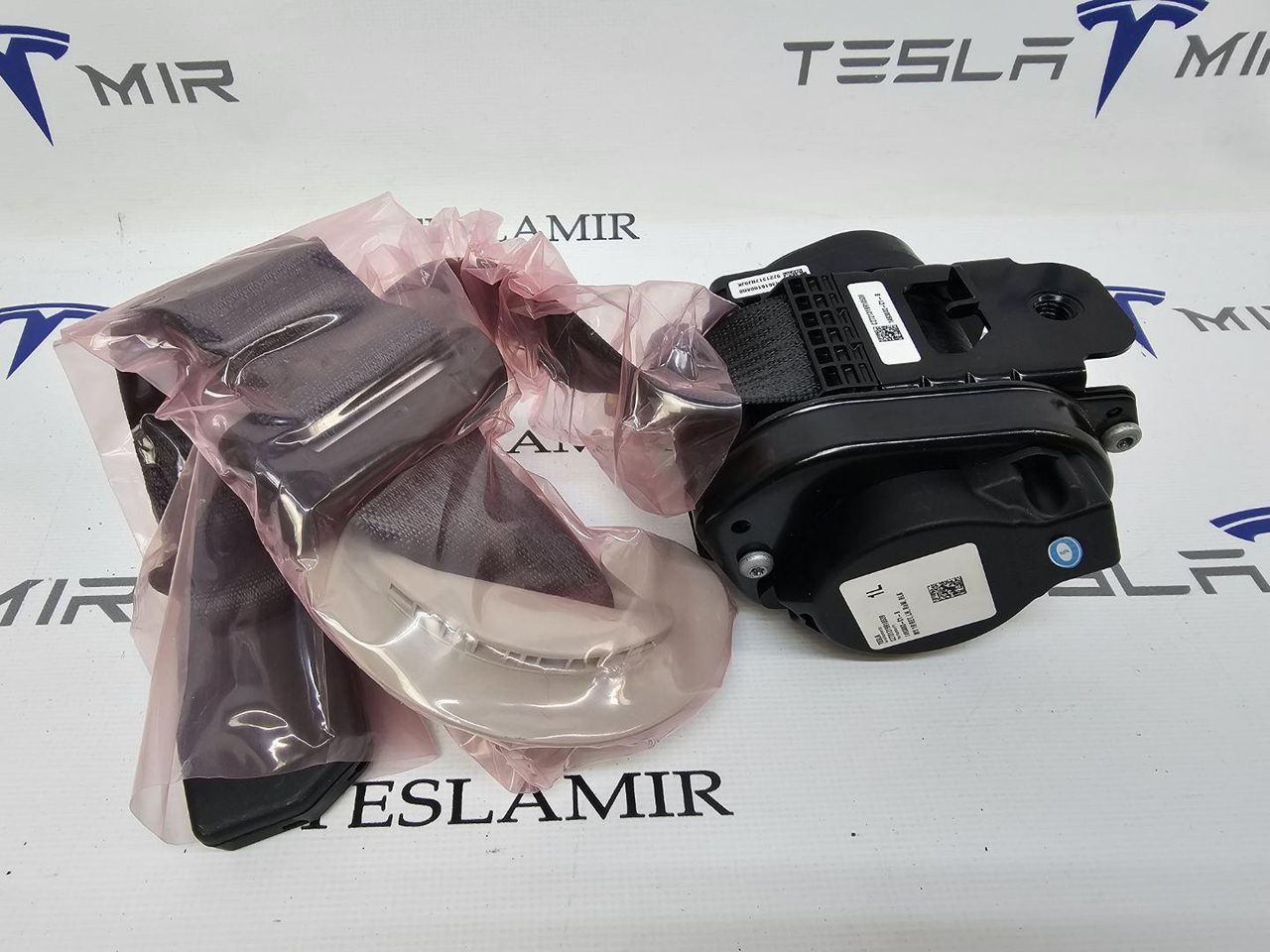 ремень безопасности Tesla Model Y 1 поколение 2021, 1493802-C1-B, 1493802-00, 1493782-01 - фото №1