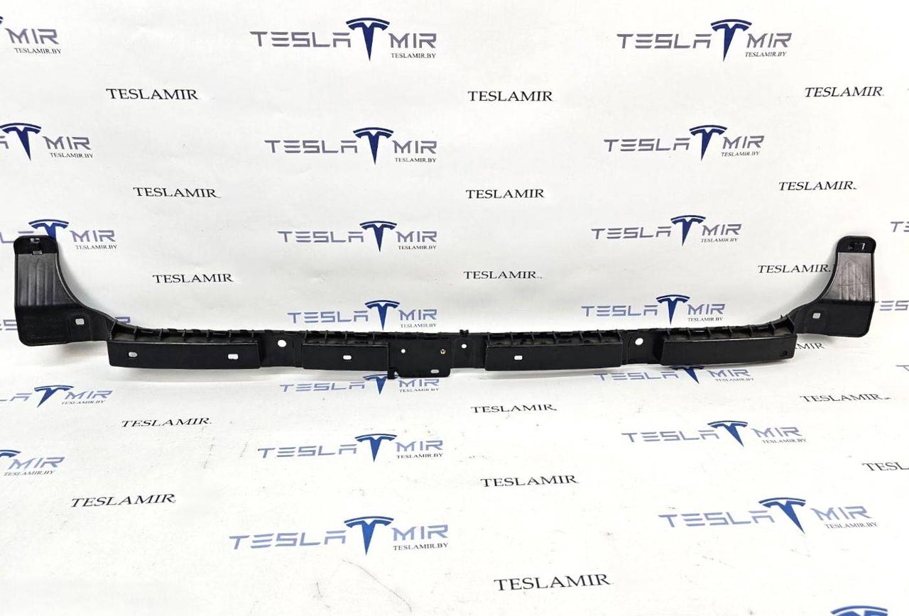 Кронштейн крепления бампера (центральный) задний Tesla Model 3 1 поколение 2020, 1121191-00, 1083994-00 - фото №1