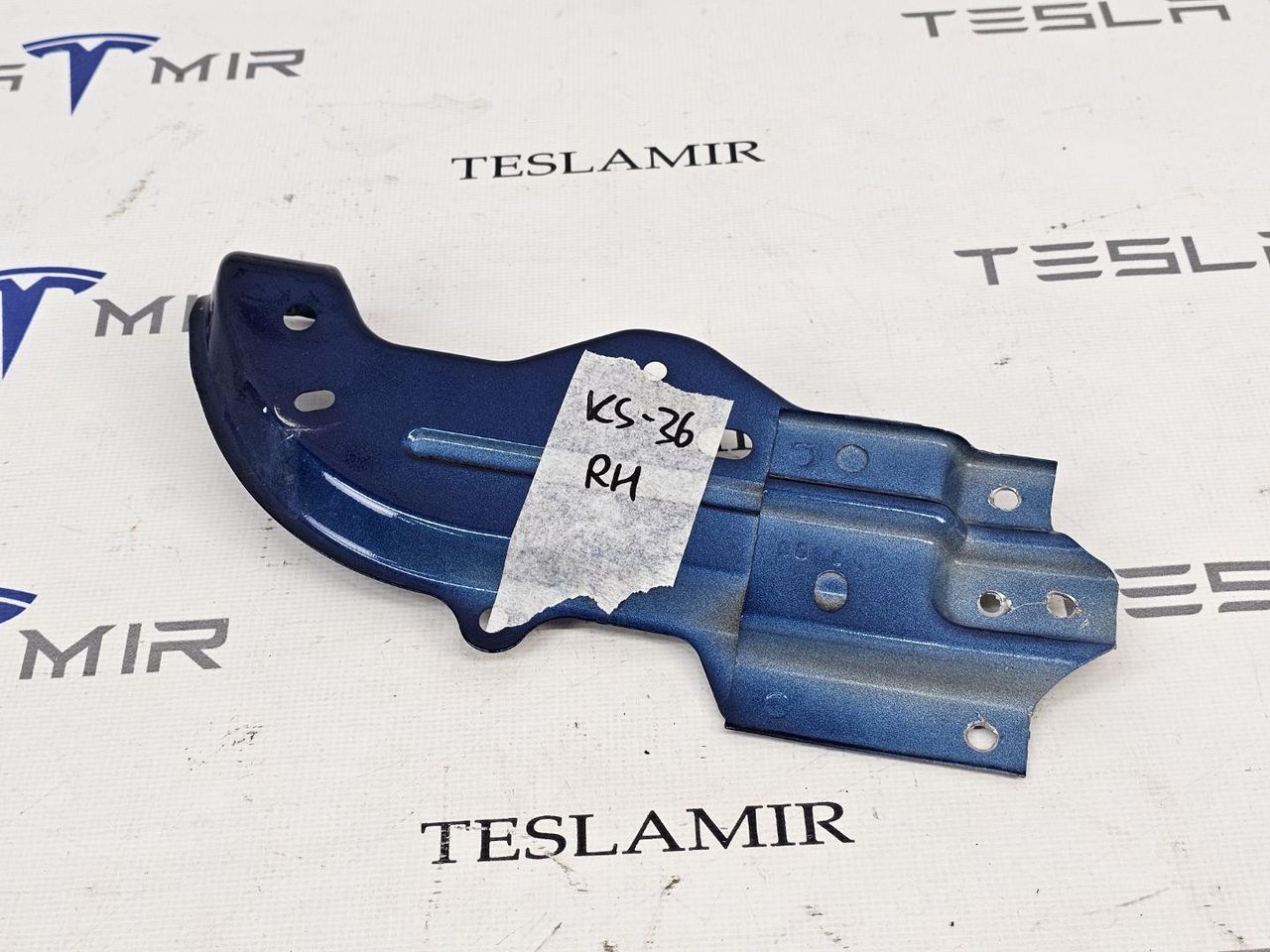 крепление ( кронштейн ) крыла Tesla Model 3 1 поколение 2023, 1100383-S0, 1092305-00 - фото №1