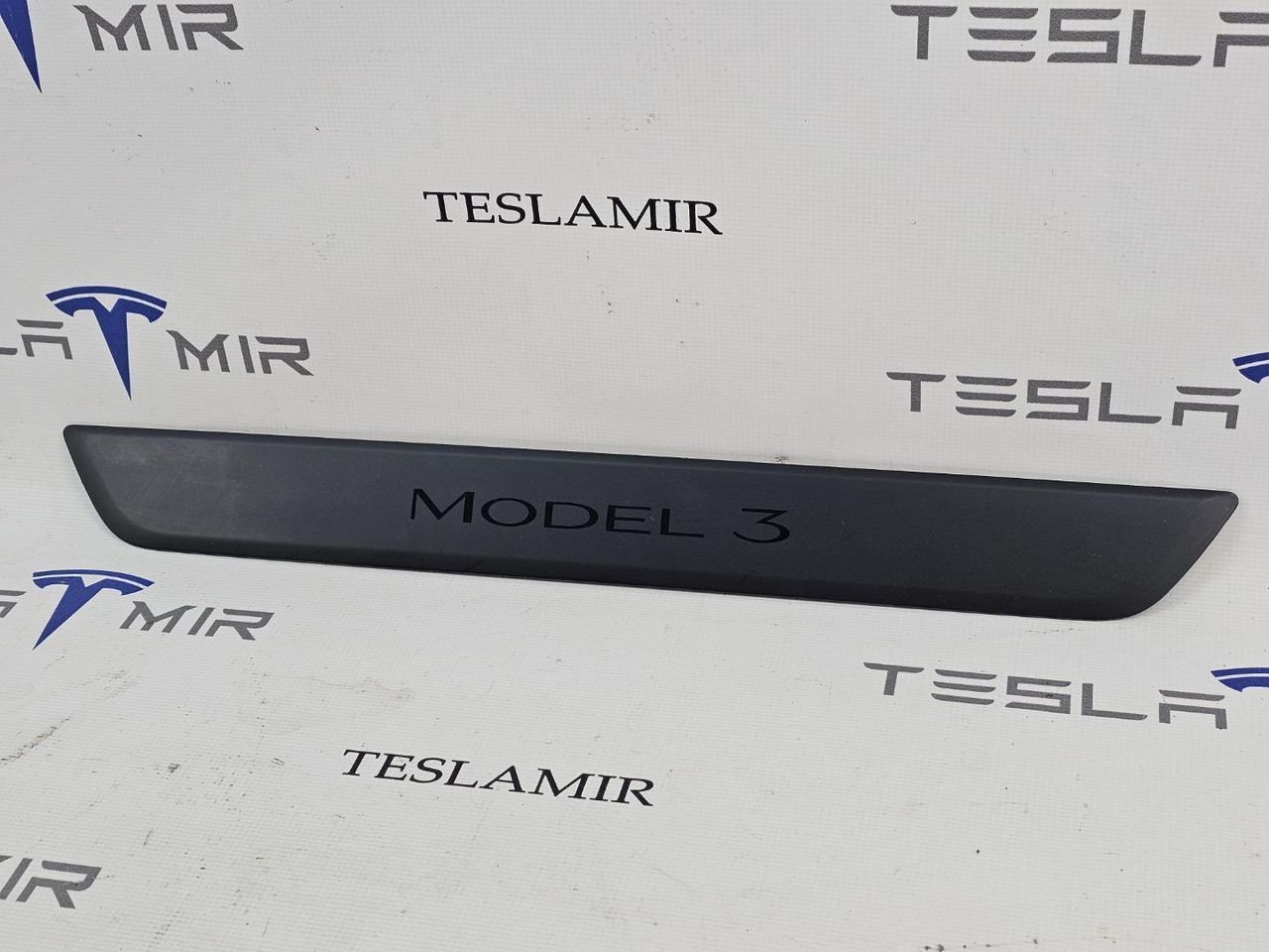 накладка на порог Tesla Model 3 1 поколение 2023, 1504763-00 - фото №1