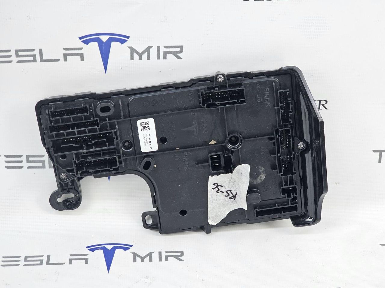 Блок управления BCM (бортовой сети) (Body Control Module) Боди Tesla Model 3 1 поколение 2023, 1100340-32, 1567454-00, 1497848-00, 1566853-00, 1567454-00-B - фото №1