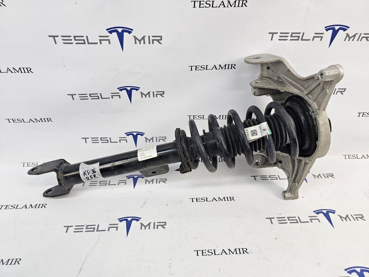 стойка передняя правая Tesla Model 3 1 поколение 2023, 1044037-00, 1044376-00, 1044379-00, 1044369-00 - фото №1