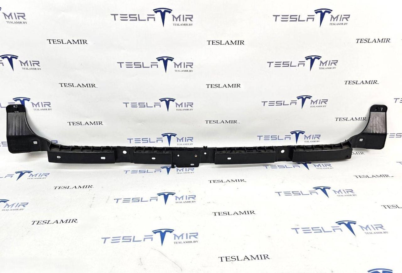 Кронштейн крепления бампера (центральный) задний Tesla Model 3 1 поколение 2020, 1121191-00, 1083994-00 - фото №1