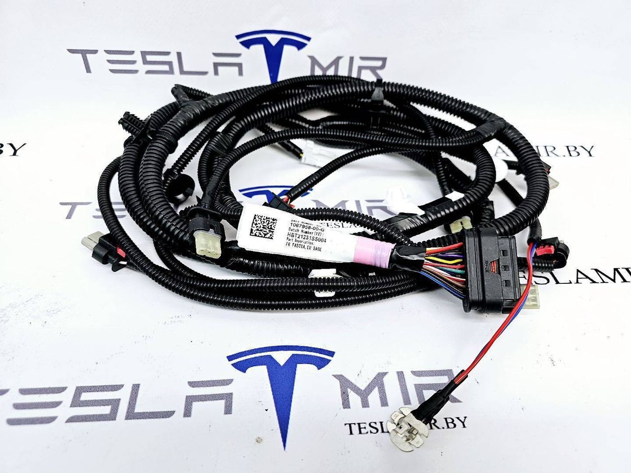 Электропроводка бампера переднего Tesla Model 3 1 поколение 2020, 1067958-00 - фото №1