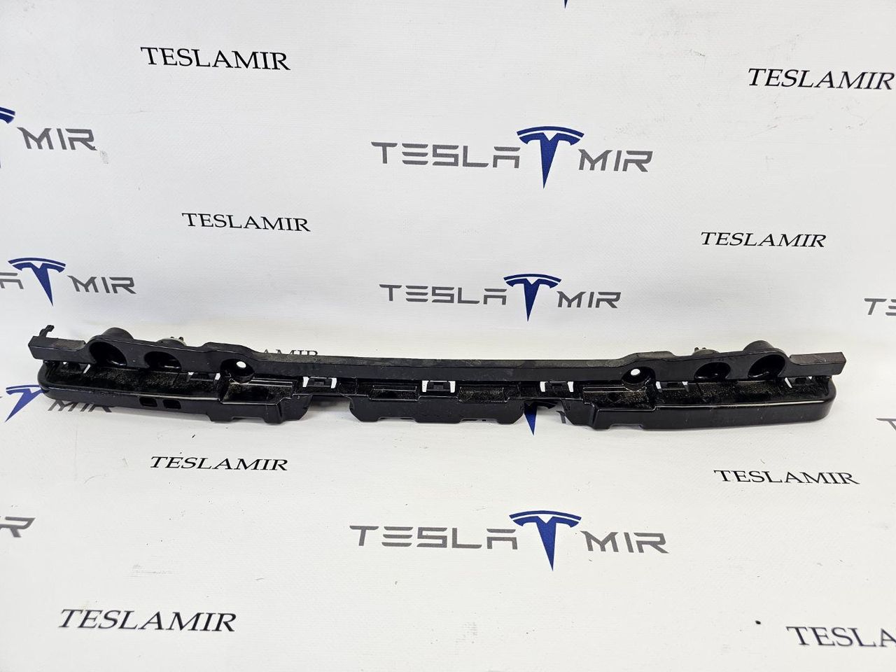 Кронштейн крепления бампера (центральный) задний Tesla Model Y 1 поколение 2025, 1983839-00, 1932600-00 - фото №1
