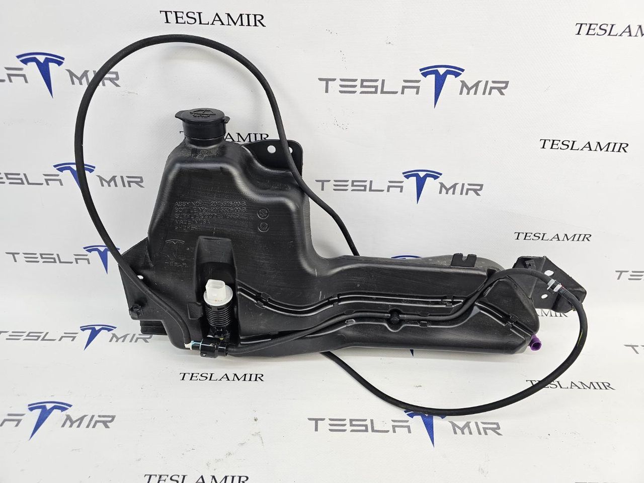 бачок омывателя Tesla Model Y 2 поколение 2025, 2015516-00, 2015526-00 - фото №1