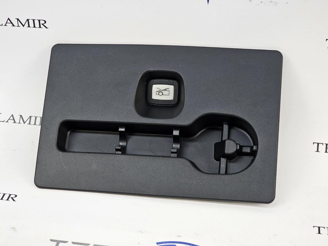 Крышка в корыто Tesla Model Y 2 поколение 2025, 1516185-00, 1940219-00, 2045163-00, 1940218-00 - фото №1