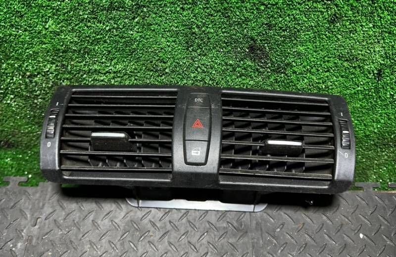 дефлектор обдува салона BMW 3 серия E90/E91/E92/E93 2006, 7059189
