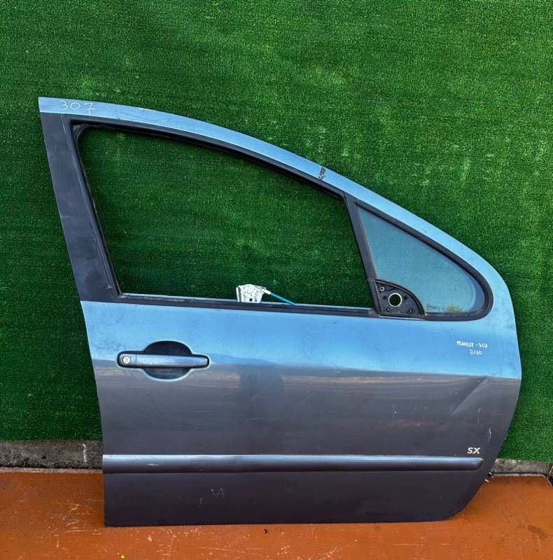дверь передняя правая Peugeot 307 1 поколение 2004