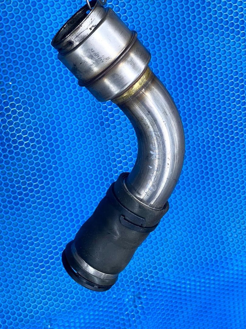 патрубок интеркулера Renault Duster 1 поколение 2012, 1.5 л., K9K 782, дизель, МКПП, 21011120144