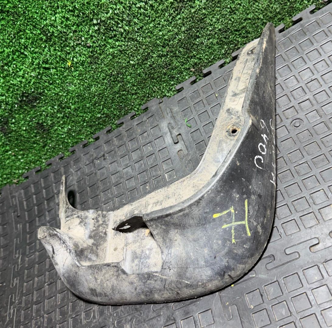 брызговик правый перед. Hyundai Santa Fe 2 поколение (CM) 2007, 86860-2B010
