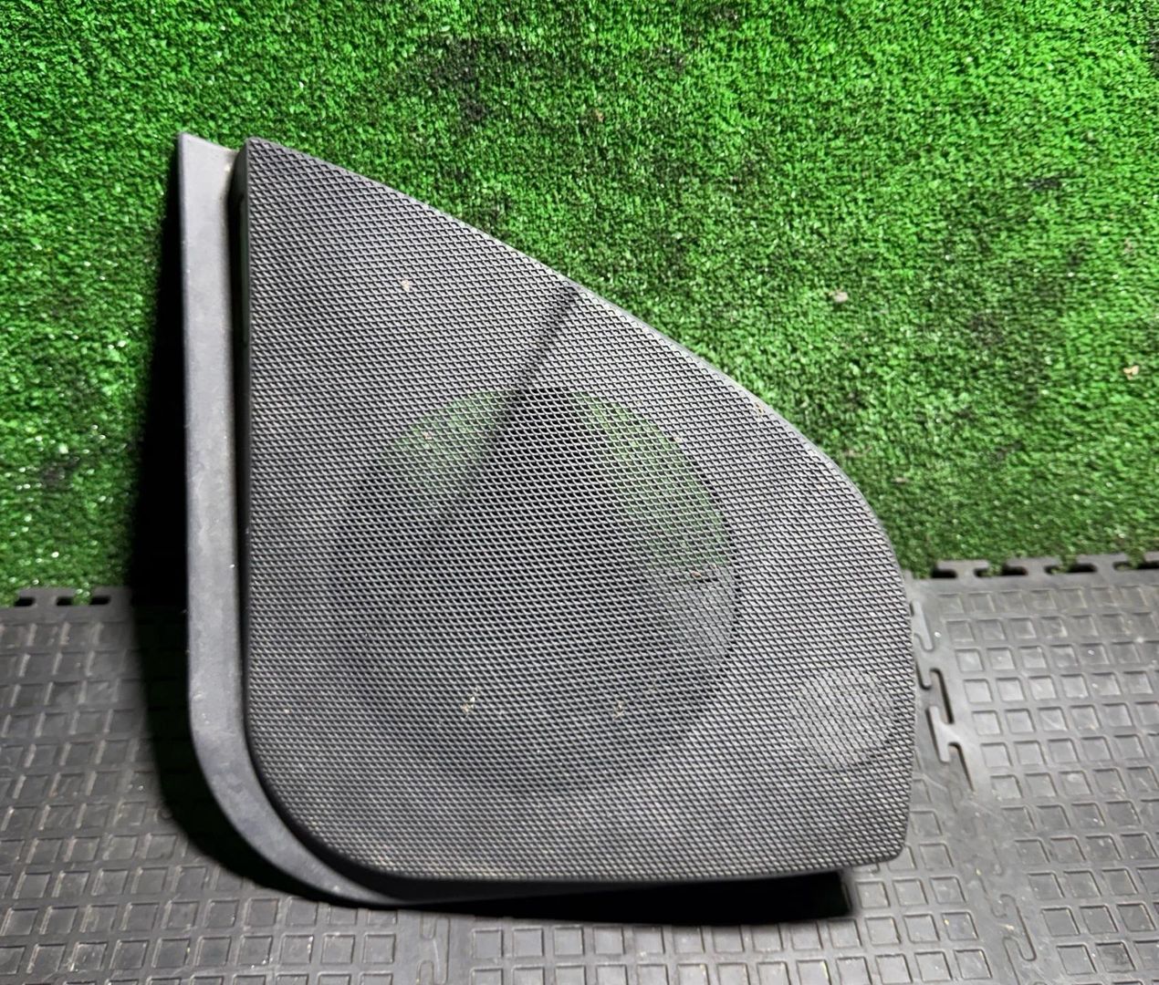 сетка на динамик двери задней Mercedes-Benz E-Класс W211/S211 2003, A2117370588