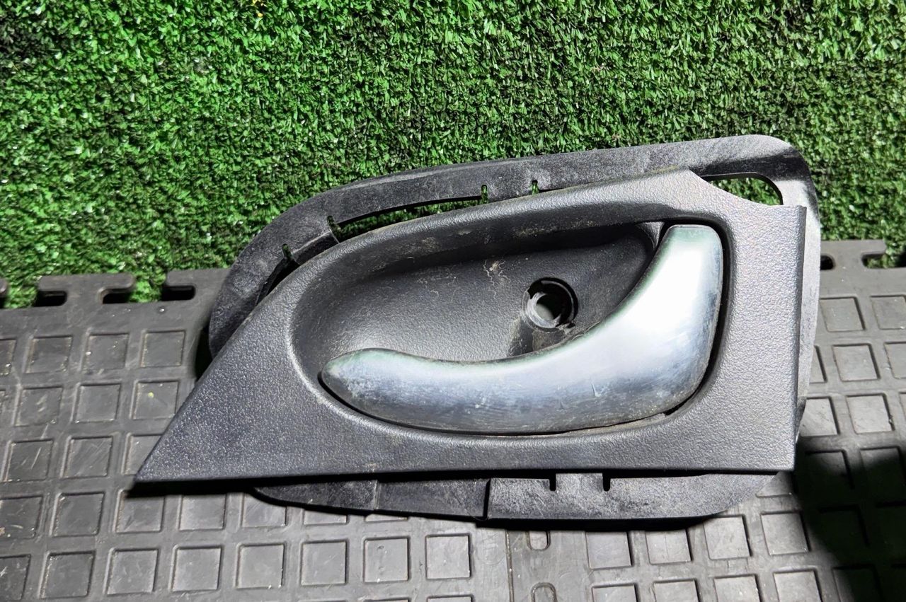 ручка внутренняя передняя правая Nissan Primera P12 2004, 500580054