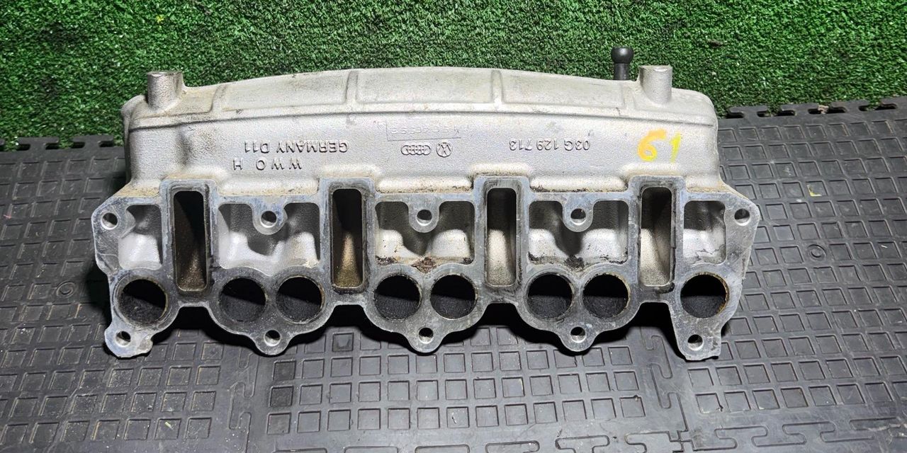 коллектор впускной Volkswagen Golf 5 поколение 2005, 03G129713 - фото №1