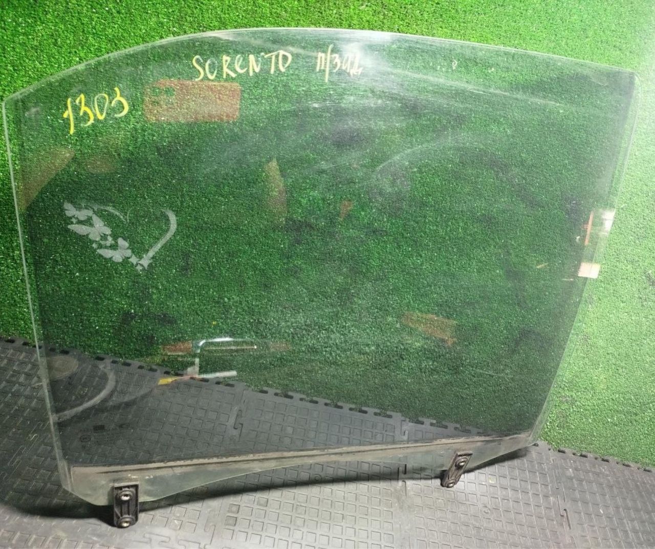 стекло двери задней правой Kia Sorento 1 поколение 2004