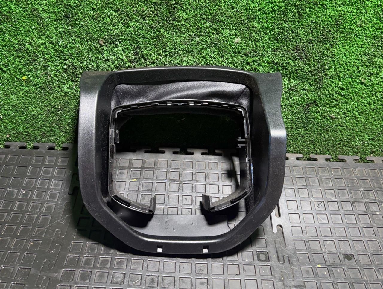 кожух рулевой колонки Mercedes-Benz C-Класс W205/S205/C205 2014, 2.2 л., дизель, АКПП, A2056803705
