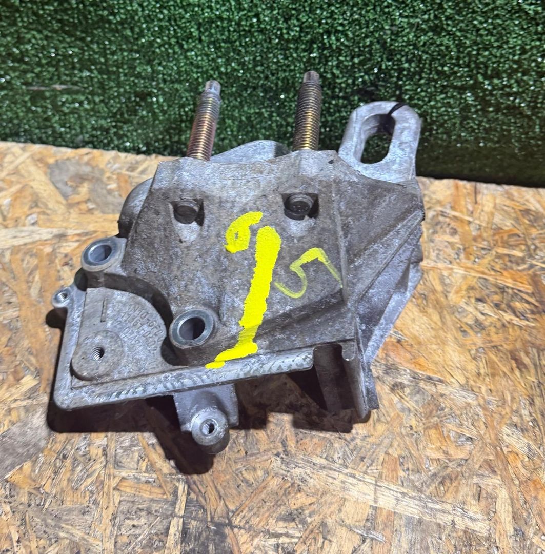 кронштейн двигателя Ford Focus 2 поколение 2006, 1N1G6F001AC