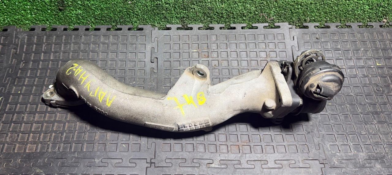 патрубок интеркулера Renault Scenic 2 поколение 2004, 8200360891
