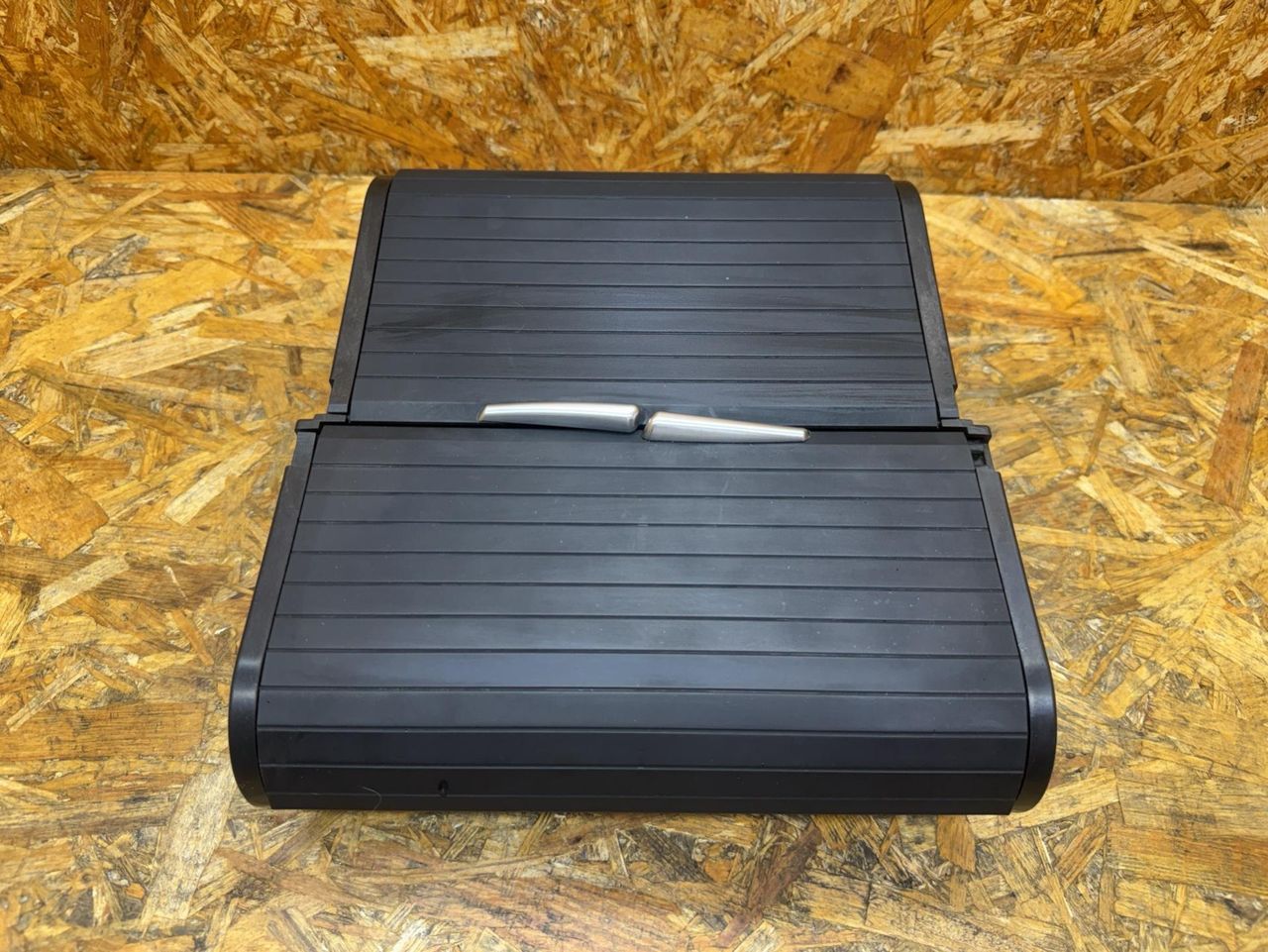 подстаканник BMW X6 E71/E72 E71 2009, 3.0 л., M57N 306 D5, дизель, АКПП, черный, внедорожник 5 дв., правый руль, 51166954943, 6954943 - фото №1