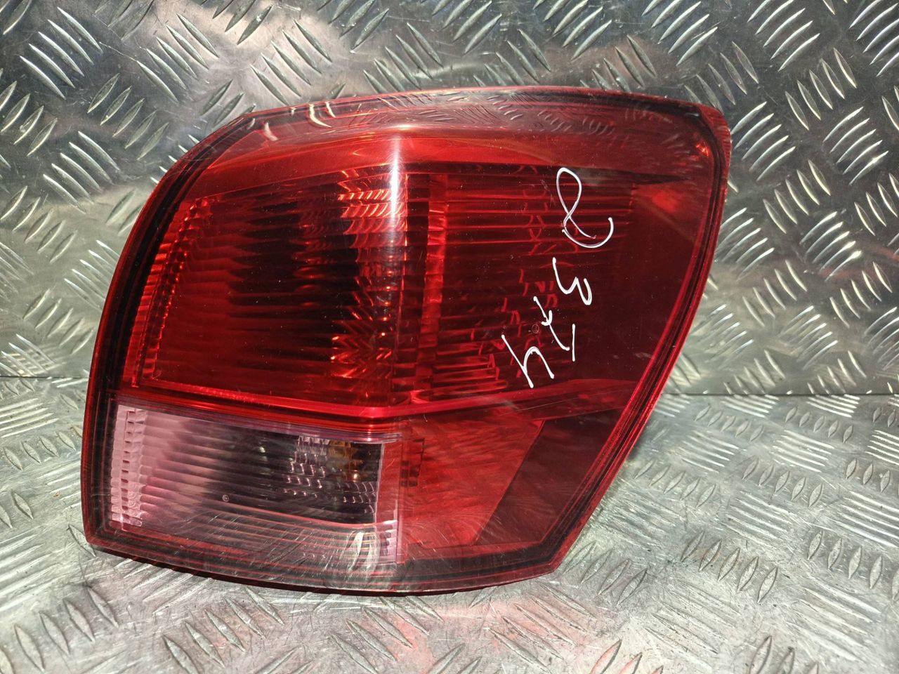 фонарь задний правый Nissan Qashqai 1 поколение 2008, 1.5 л., K9K 282, дизель, 6МКПП, внедорожник 5 дв. - фото №1