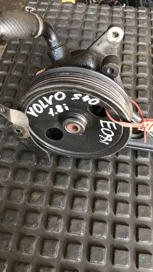 насос гидроусилителя руля Volvo S40 1 поколение 1998, 1.8 л., бензин, универсал, 9125202 - фото №1