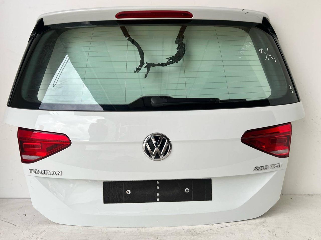 крышка багажника (дверь 3-5) Volkswagen Touran 2 поколение 2016, 1.4 л., CZDA, бензин, АКПП, минивэн, 5TA827159F - фото №1