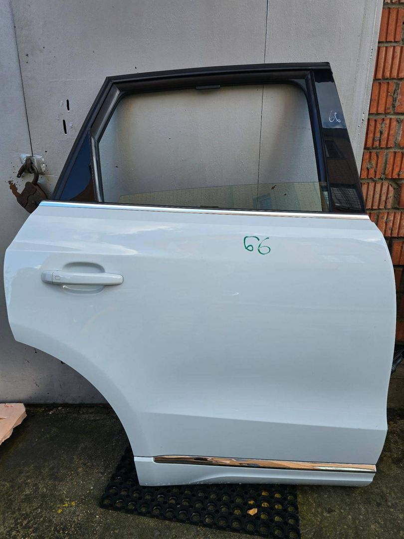 дверь задняя правая Audi Q5 8R 2012, 2.0 л., CNCD, бензин, АКПП, белый, внедорожник 5 дв., полный привод, правый руль, 8R0833052B - фото №1