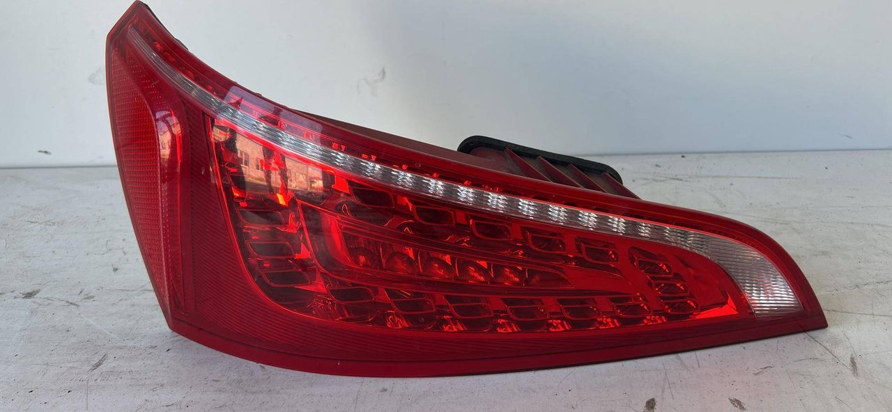 фонарь задний левый Audi Q5 8R 2012, 2.0 л., CDNC, бензин, АКПП, внедорожник 5 дв., 8R0945093A - фото №1