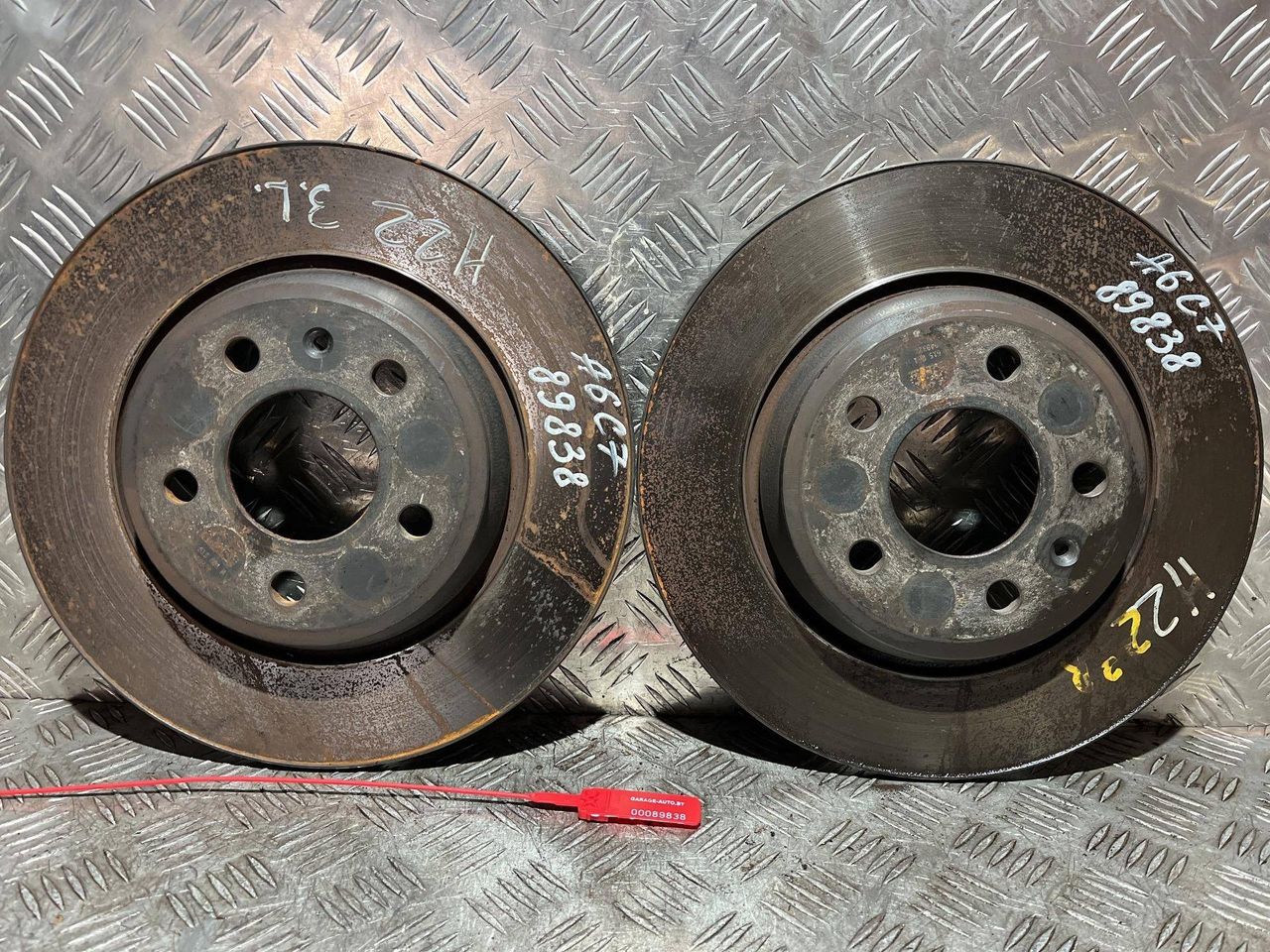 диск тормозной задний Audi A6 4G/C7 2012, 2.0 л., CDNB, бензин, АКПП, седан, 8K0615601M - фото №1