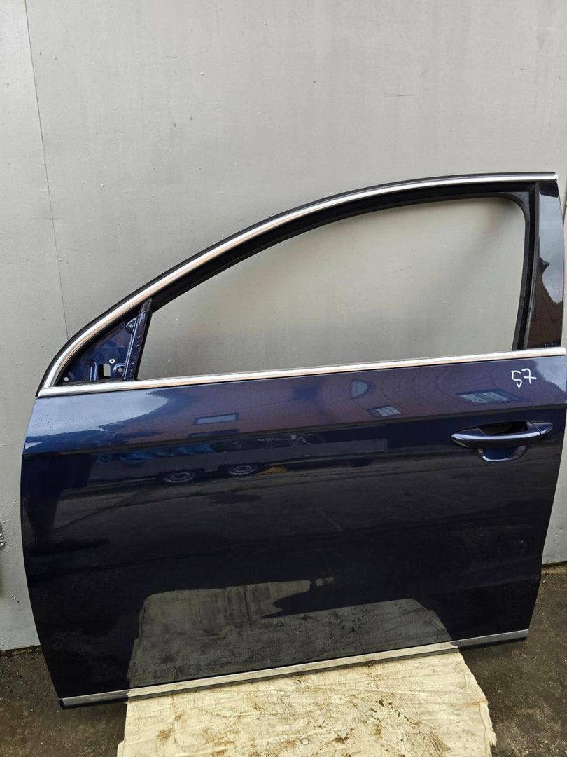 дверь передняя левая Volkswagen Passat B7 2011, 1.8 л., CDAA, бензин, АКПП, синий, седан, передний привод, правый руль, 3AA831055 - фото №1