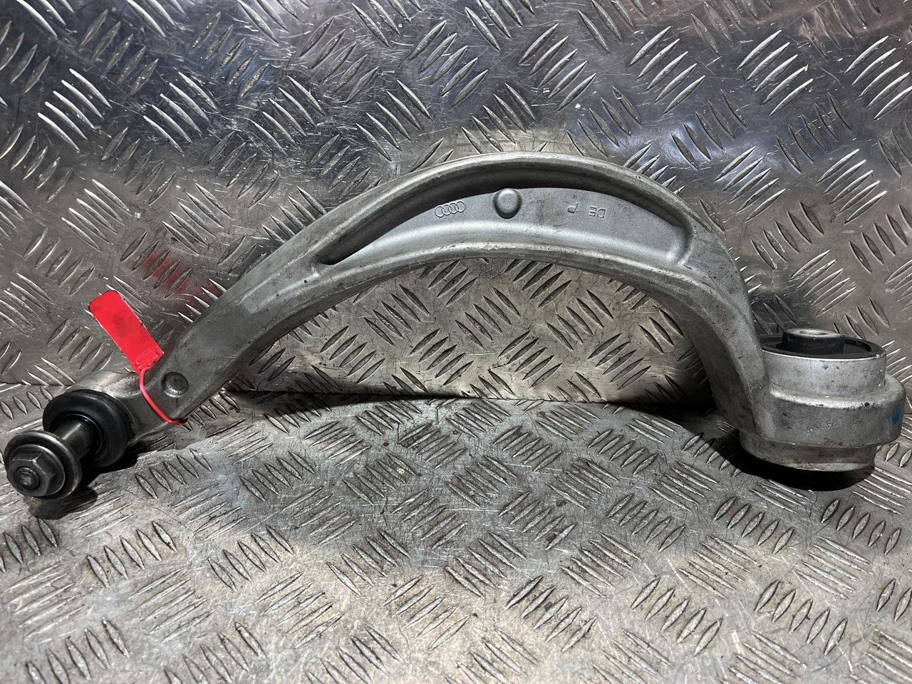 рычаг передний правый Audi Q5 8R 2010, 2.0 л., CDNC, бензин, АКПП, внедорожник 5 дв., 8K0407696F - фото №1