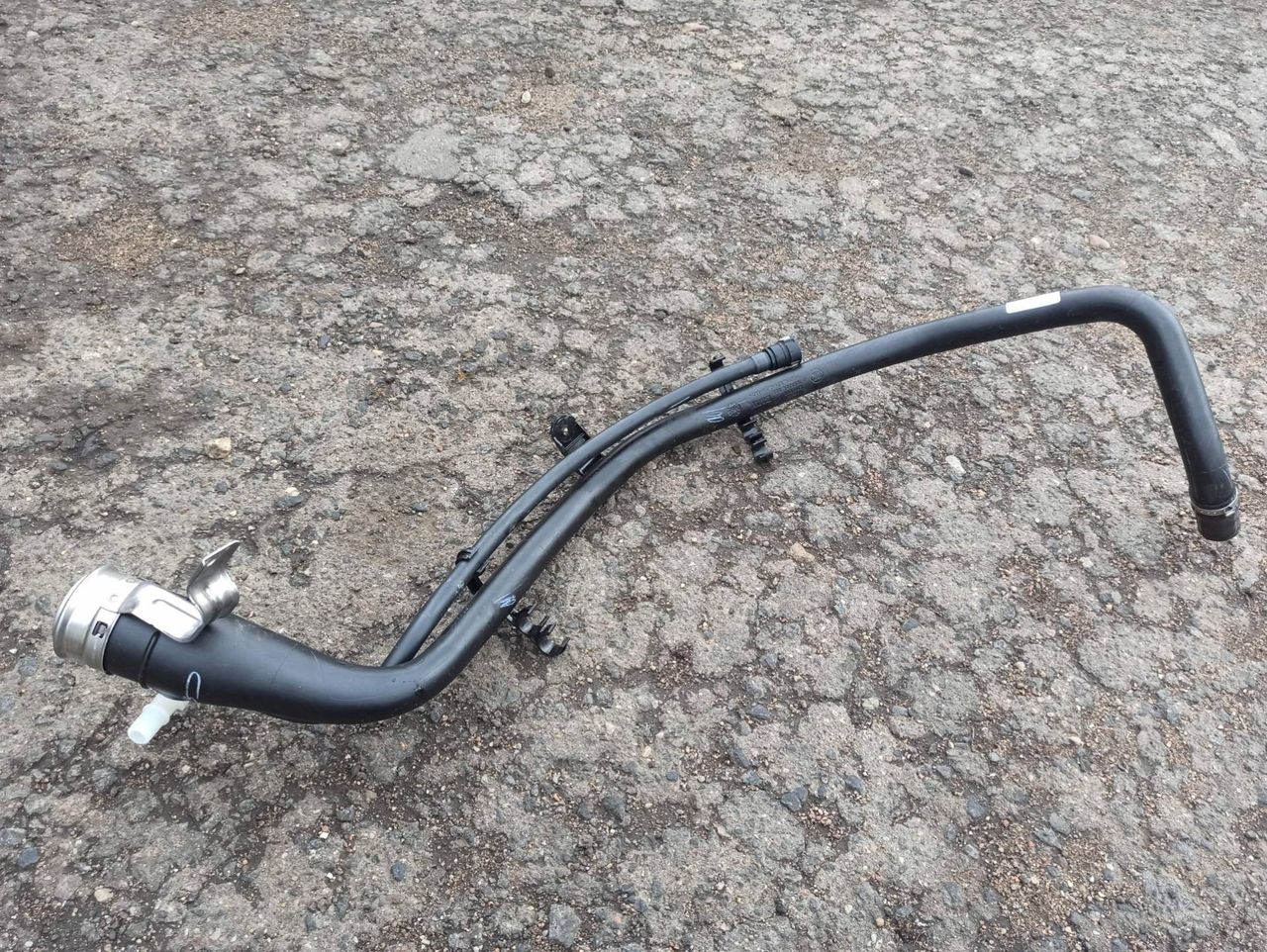 горловина топливного бака BMW 2023, 4.4 л., S68B44A, бензин, c4p - фото №1