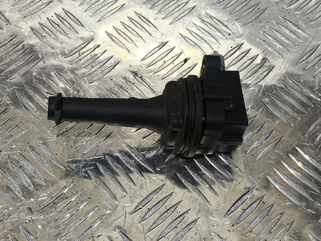 катушка зажигания Ford Kuga 1 поколение (2008 - 2013), 2.5 л., HYDC, бензин, 30713417, 1371601, 8677837, 0221604010