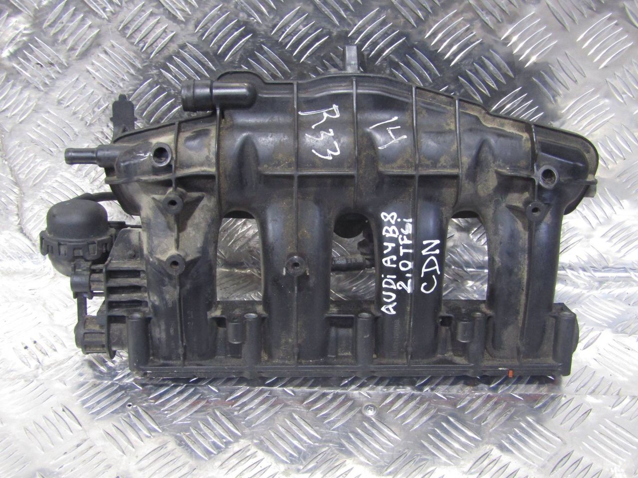 коллектор впускной Audi A4 B8/8K (2007 - 2011), 2.0 л., TFSI, CDNC, бензин, 06H133201AF, 06H133201AN, 06H133185BH, 06H133185AE, 06H133185B - фото №1