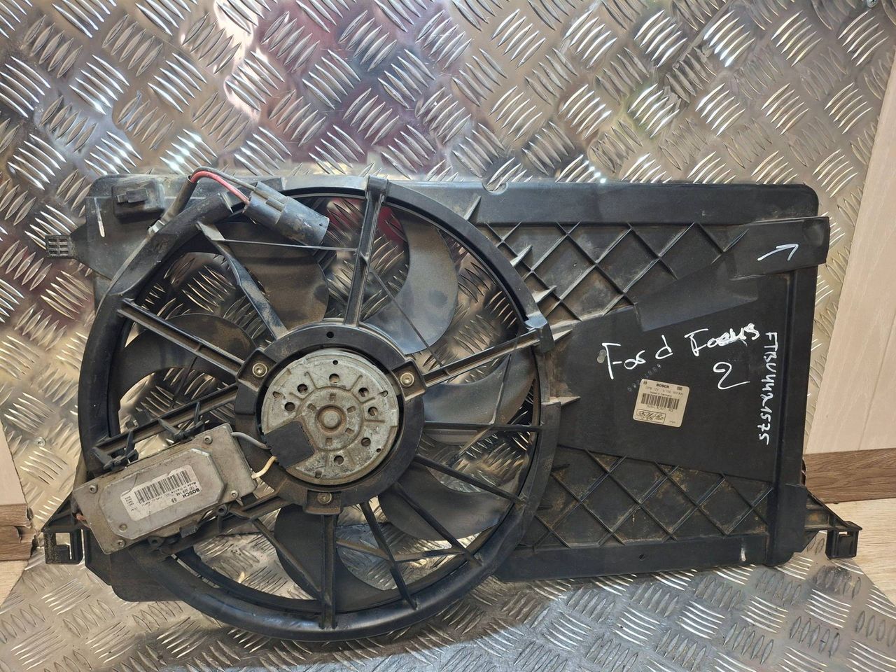 вентилятор радиатора Ford Focus 2 поколение (2004 - 2008), 2.0 л., 1137328148, 1530980, 1362061, 1234543, 31261986, 31261989