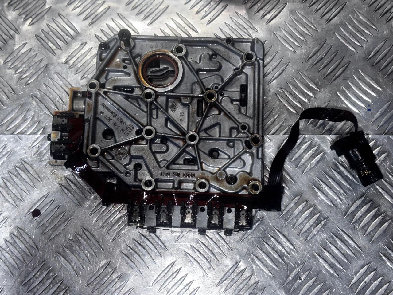 гидроблок АКПП Volkswagen Transporter T4 (1990 - 2003), 01M325283A, 01M325039F, DNB, DML, DNA, DND, DNC, DNE, DNF, EPT, EPV, FDB, FDE, FDG, FDH, DTB, DMN, DSD, ECT, ECS, ECP, ERQ, ELU, ELW, ESE, ESB, ESJ, EPE, EPC, FDC, ELZ, EPH, DMU, DMV, DMX - фото №1