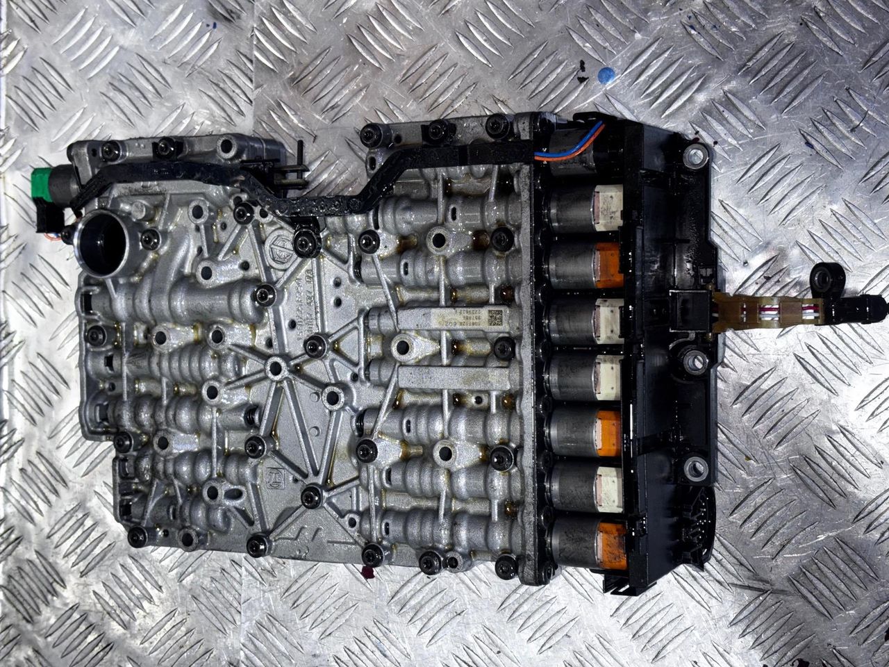 гидроблок АКПП BMW 1 серия F20/F21 (2011 - 2015), 1.6 л., N13 B16 A, бензин, 8HP45, 24347647840, 24348687807, 0260550074 - фото №1