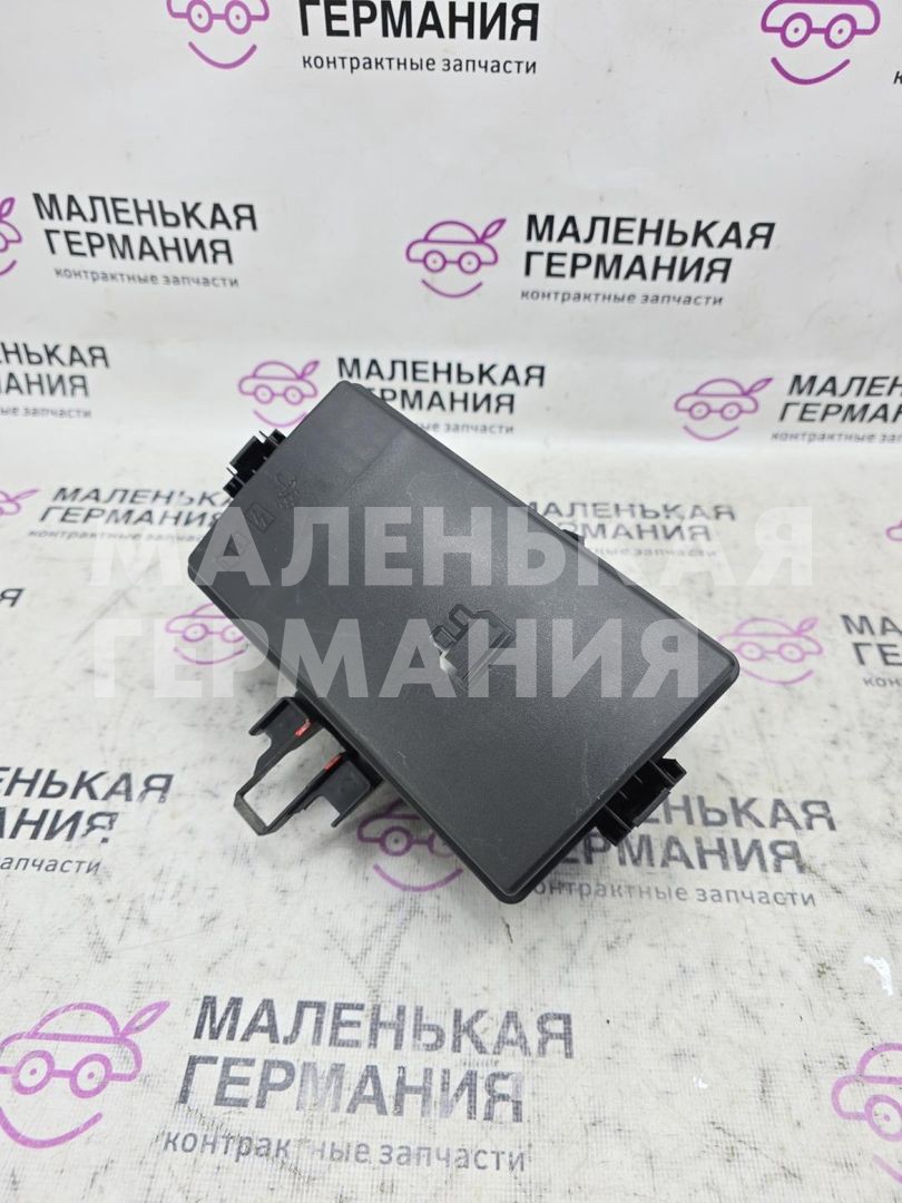 блок предохранителей Volkswagen Passat B8 2015, 1.8 л., CJSA, бензин, робот, 2t/c9x чёрный перламутр, седан, правый руль, 5Q0907361B, 5Q0937132B, 5Q0927165D - фото №1