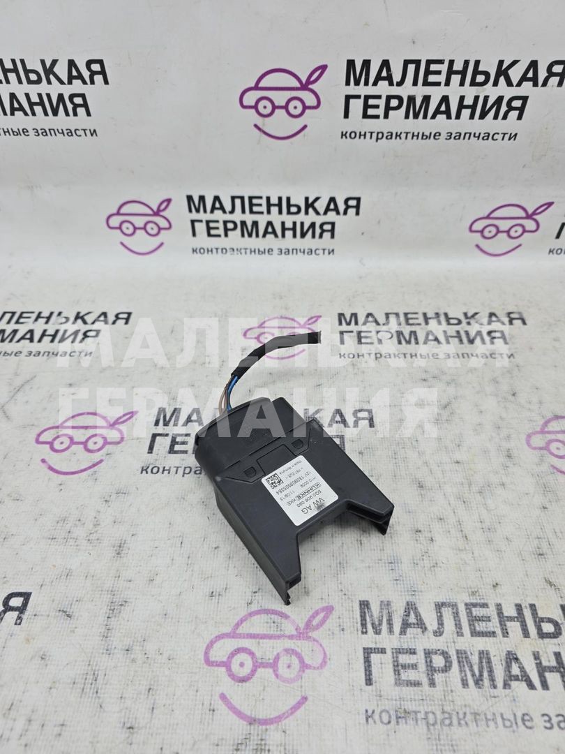 блок управления топливным насосом Volkswagen Passat B8 2015, 1.8 л., CJSA, бензин, робот, 2t/c9x чёрный перламутр, седан, правый руль, 5Q0906093, 6N0973755 - фото №1