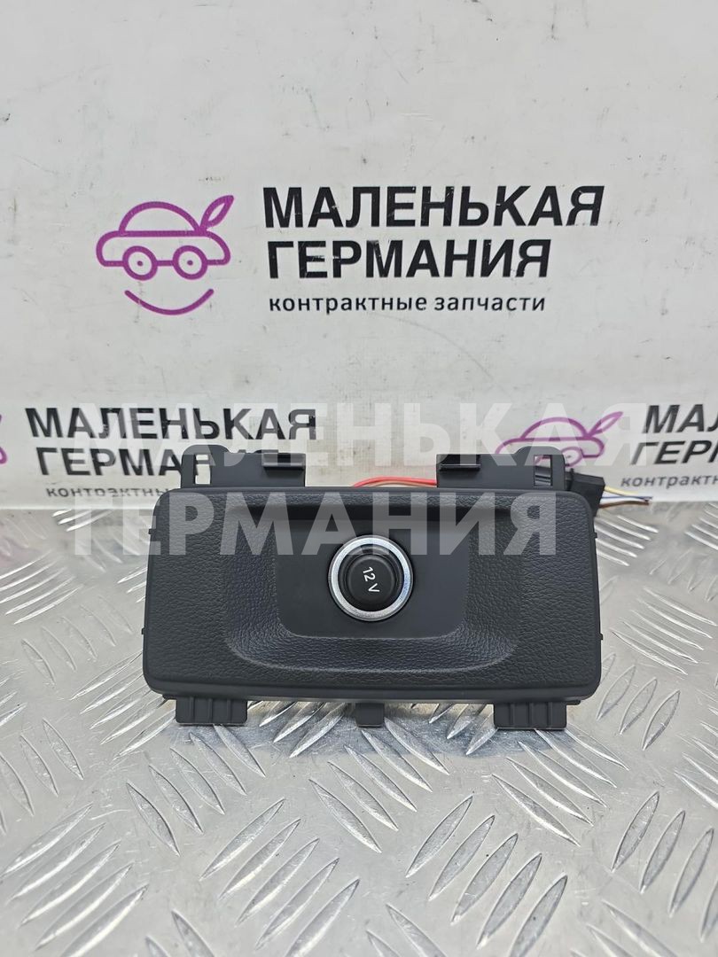 прикуриватель Audi A4 B9 2017, 2.0 л., CVKB, бензин, МКПП, s9/x5q синий металлик, седан, передний привод, правый руль, 8W0863324, 4G0919321A, 4M0919340, 4M0919309 - фото №1