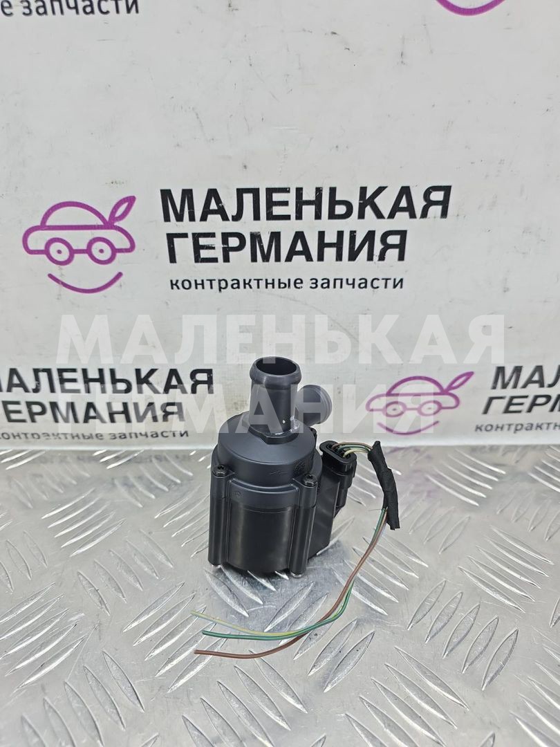 насос антифриза дополнительный Audi A4 B9 2017, 2.0 л., CVKB, бензин, МКПП, s9/x5q синий металлик, седан, передний привод, правый руль, 06H121601N, 4F0973703 - фото №1