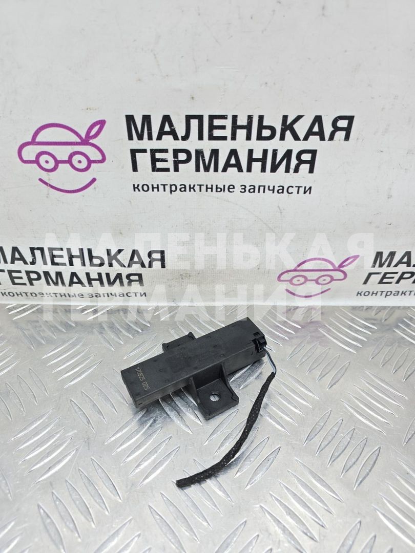 Антенна системы комфортного доступа Audi A4 B9 2017, 2.0 л., CVKB, бензин, МКПП, s9/x5q синий металлик, седан, передний привод, правый руль, 4M0907247 - фото №1