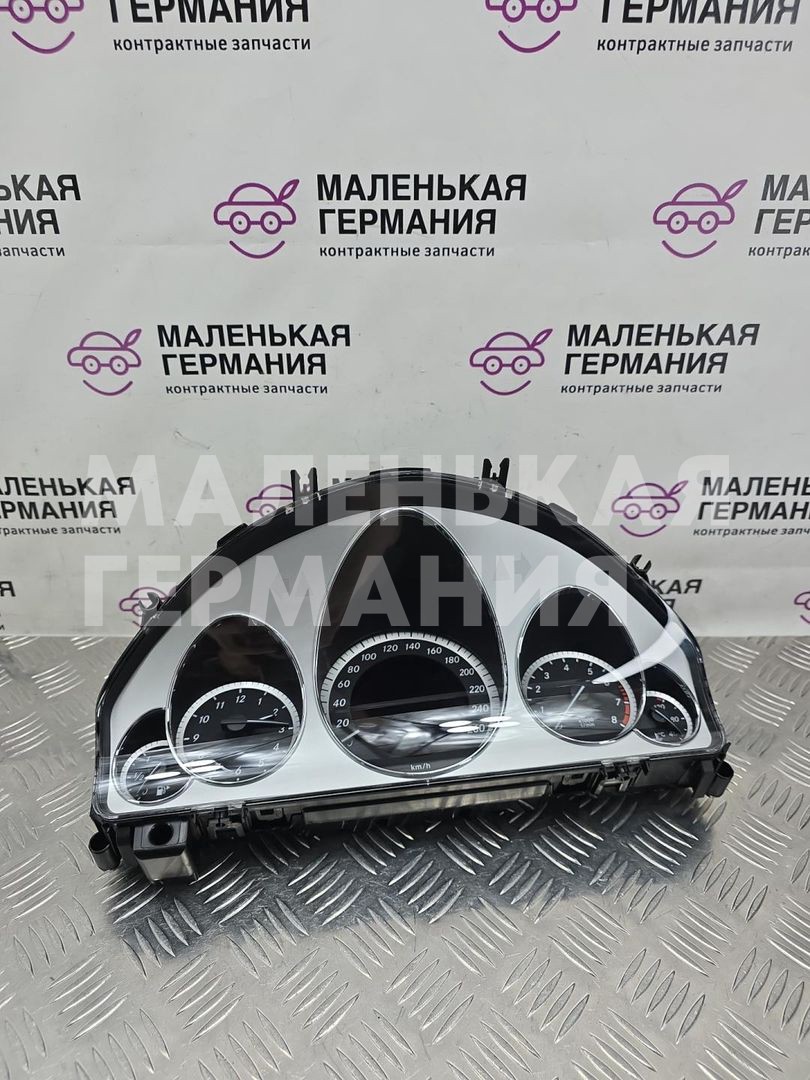 щиток приборов (приборная панель) Mercedes-Benz E-Класс W212/S212/C207/A207 W212 2012, 1.8 л., M 271.860, бензин, АКПП, 040 черный, седан, задний привод, правый руль, A2129013902, A2049022903, A2049023303, A2049022803, A2049023003, A2049023203, A2129001514 - фото №1