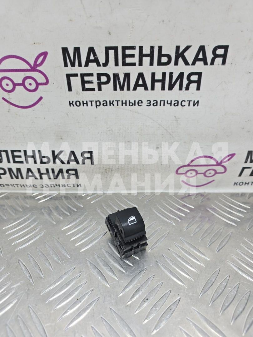 кнопка стеклоподъемника двери передней правой BMW X5 M F85 2016, 4.4 л., S63 B44 B, бензин, АКПП, donington grau (c28), полный привод, 9208107, 61319208107 - фото №1