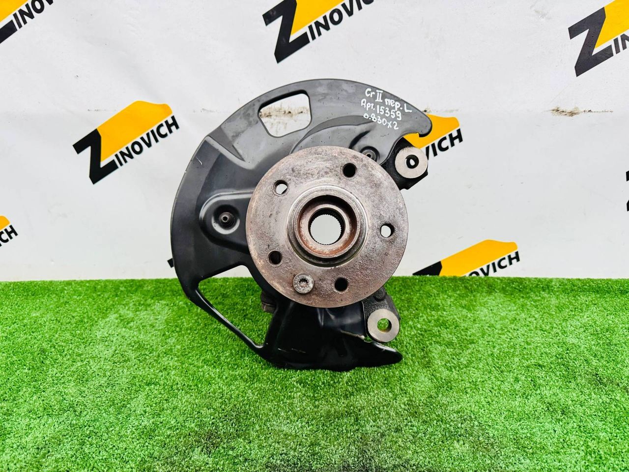 кулак поворотный правый Volkswagen Crafter 2 поколение (2016 - 2026), 2N0258B, 2N0615312, 033061002 - фото №1