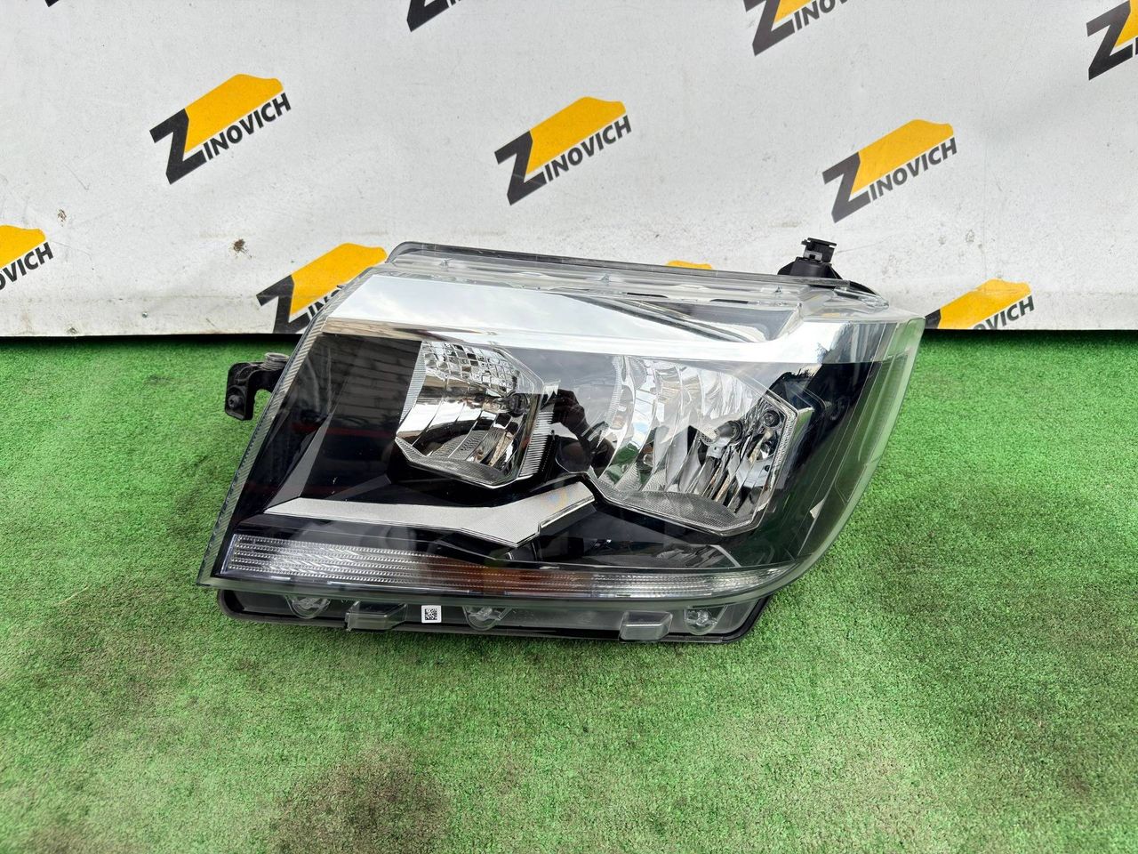 фара левая Volkswagen Crafter 2 поколение 2023, 1EB01283001, 7C1941005B - фото №1
